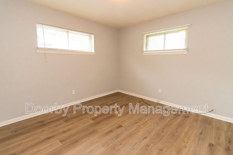 Building Photo - 5031 Cameron Ln