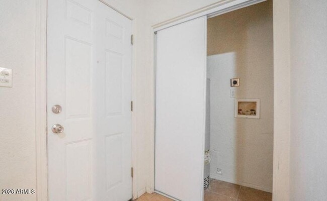 Building Photo - 511 N Brown Ave