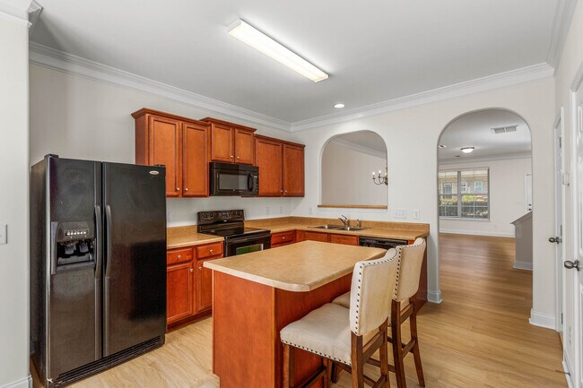 Building Photo - 3760 Shadow Ridge Dr