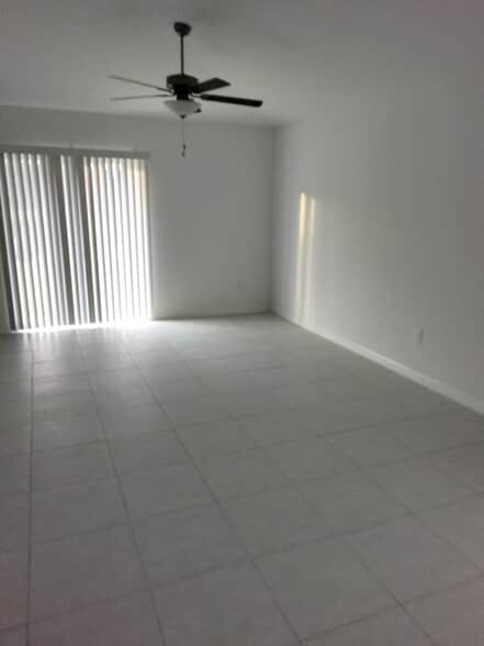 Building Photo - 5572 Blue Azure Dr