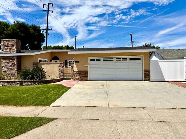 Primary Photo - 15471 Salisbury Ln
