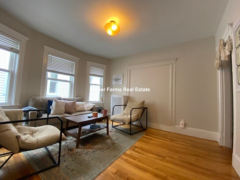 Building Photo - 6 Westminster Ave