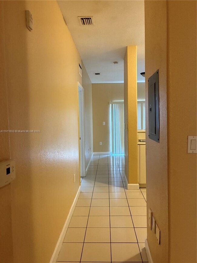 Building Photo - 1536 SE 25th St