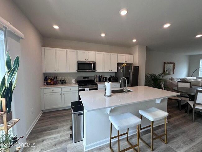 Building Photo - 248 Macoun Way