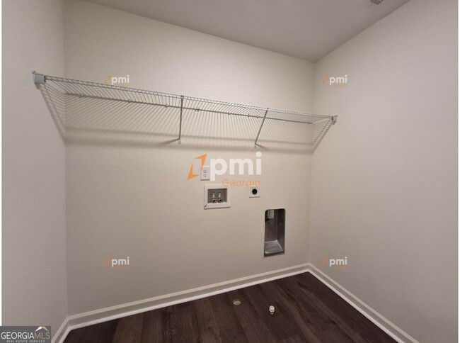 Building Photo - 1081 Cold Water Dr
