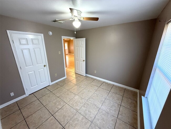 Building Photo - 1413 29th Ave N