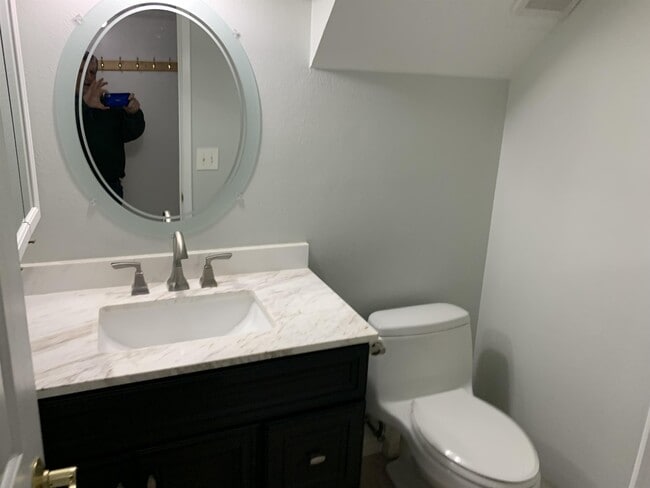 Building Photo - 6565 Zang St