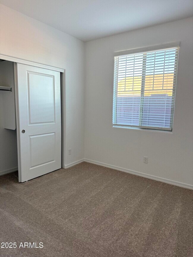 Building Photo - 9973 W Mitchell Ave