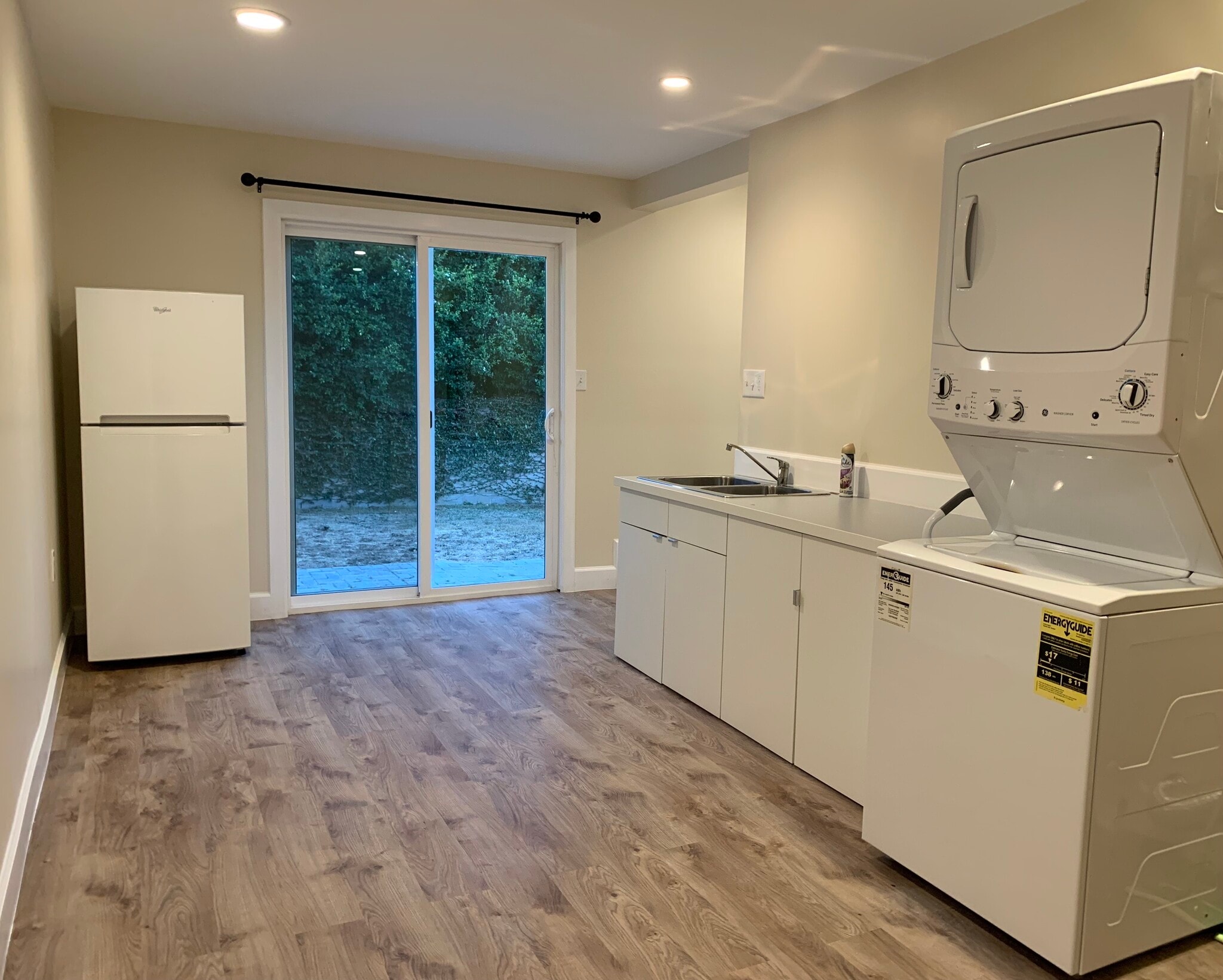 Common area - 6470 W 84th Pl