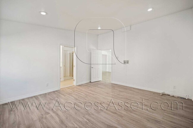 Building Photo - Spacious 3-Bedroom Torrance Home with Private Yard & Modern Interior