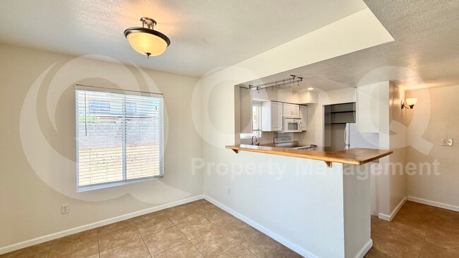 Building Photo - 3249 N Ash Cir