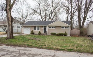 Building Photo - 3-bedroom, 1-bathroom home located in the heart of Kansas City, MO $1350.00!
