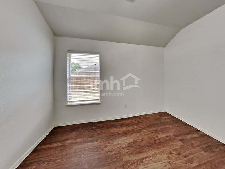 Building Photo - 2918 Meridian Bay Ln
