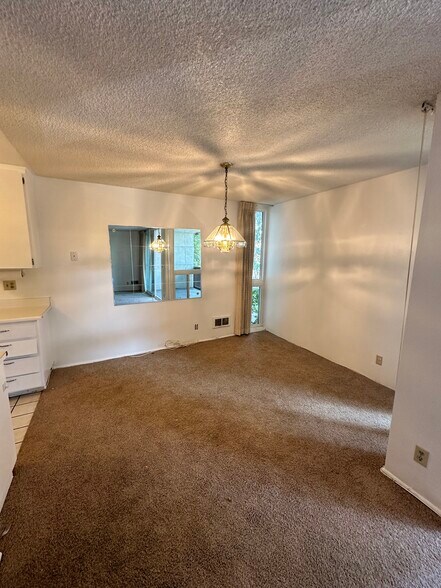 Building Photo - 5650 Sumner Way