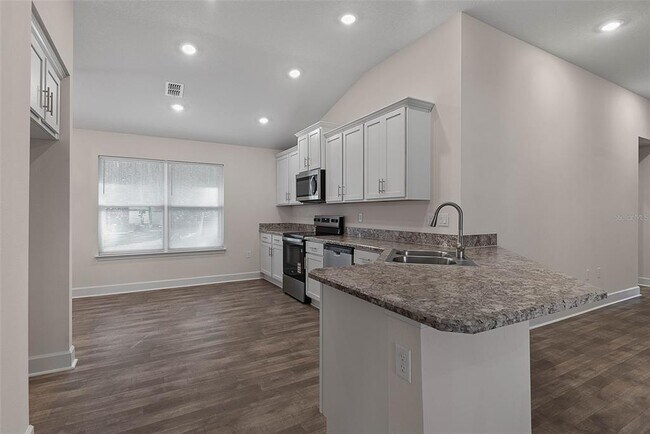 Building Photo - 14 Reston Pl