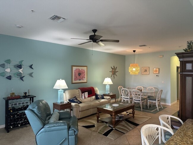 Building Photo - FURNISHED/TURNKEY 2+Den, 2 bath 1 car garage 1st floor condo in River Hall