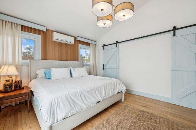 Building Photo - 8 Big Reed Path