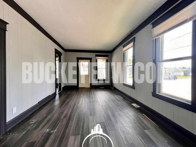 Building Photo - 203 South Ave