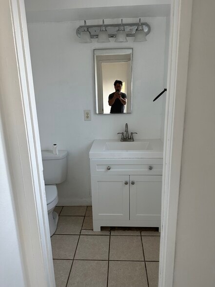 Building Photo - 1131 Cero Ct