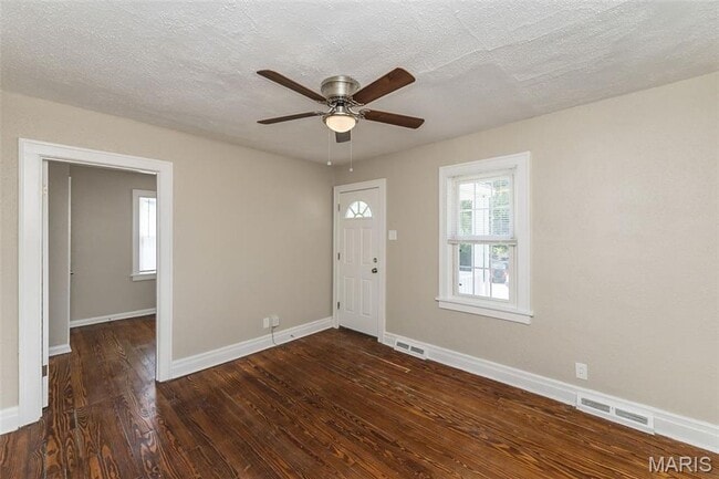 Building Photo - 2252 Dawes Pl