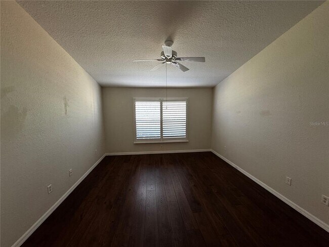 Building Photo - 10156 Mainsail Dr