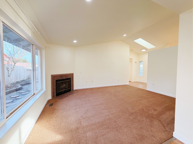 Building Photo - 23 113th Pl SE