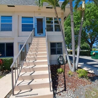 Building Photo - 208 Stratford O