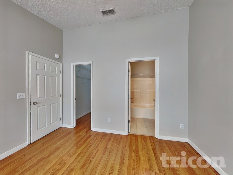 Building Photo - 17128 Woodcrest Way