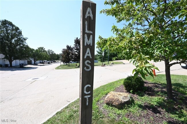 Building Photo - 655 Almas Ct