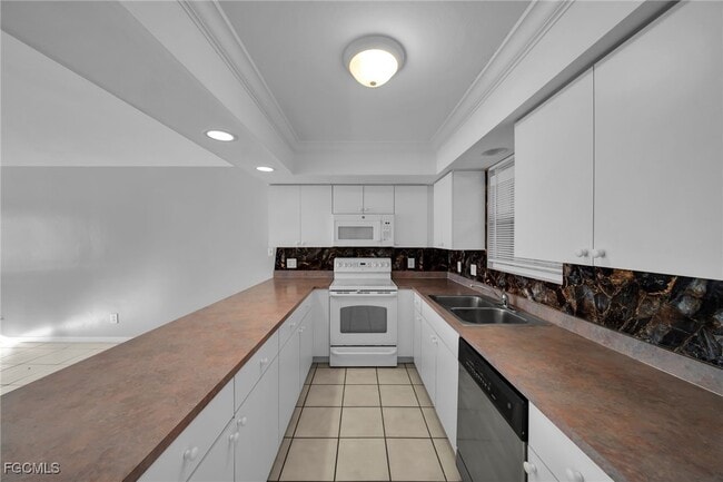 Building Photo - 1407 SE 24th Ave