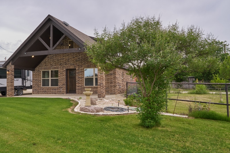 Building Photo - 1128 Izzy Ln
