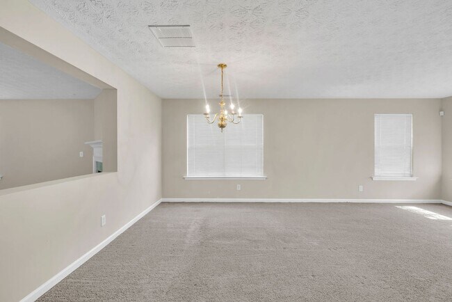 Building Photo - PRICE DROP!!! 3 BEDROOM 2.5 BATH SOUTH FULTON HOME!!