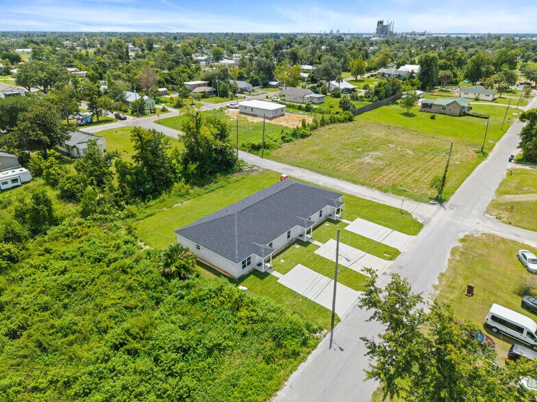 arial - 400 N Church Ave