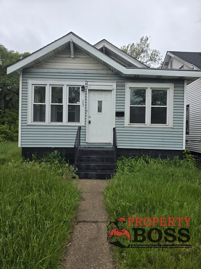 Building Photo - 1584 W Taft St
