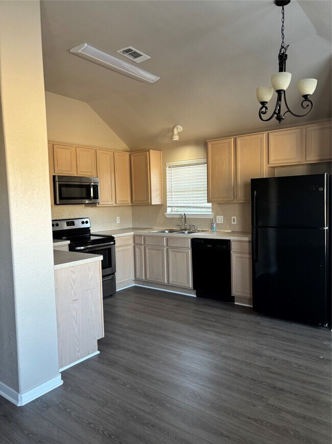 Building Photo - 16711 Jib Ct