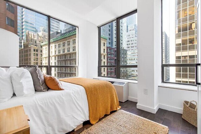 Primary Photo - 4 bedroom in NEW YORK NY 10005