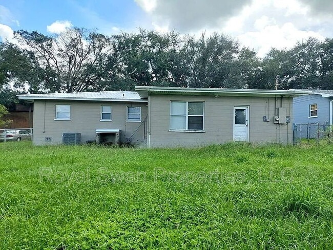 Building Photo - 220 Orangeview Ln