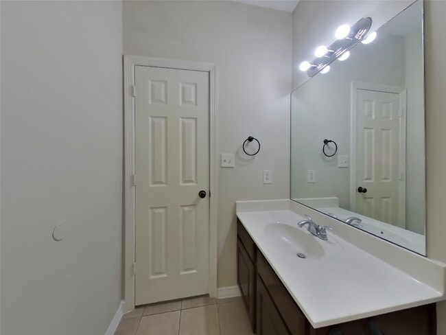 Building Photo - 1414 Ashway St