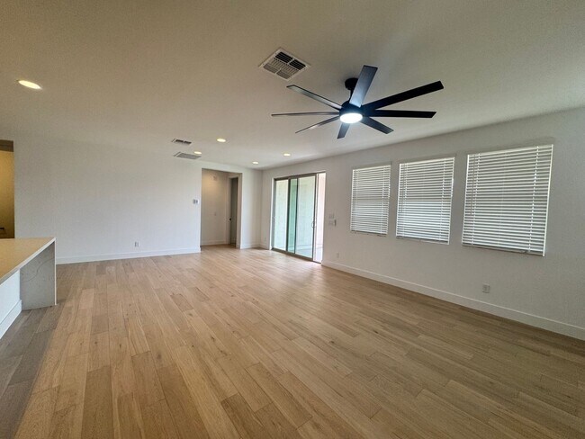 Building Photo - BRAND NEW HOME IN ALORAVITA IN PEORIA