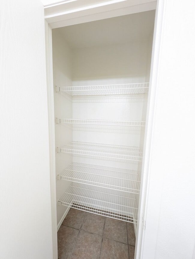 Building Photo - AVAILABLE NOW!!! - Roomy single story 4 bedroom home for rent in Pecan Creek!