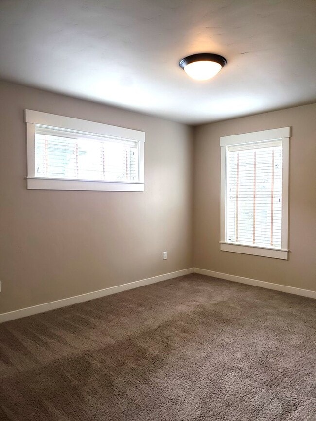 Building Photo - 20863 Gateway Dr