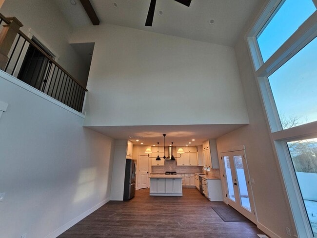 Building Photo - 68 S 250 E