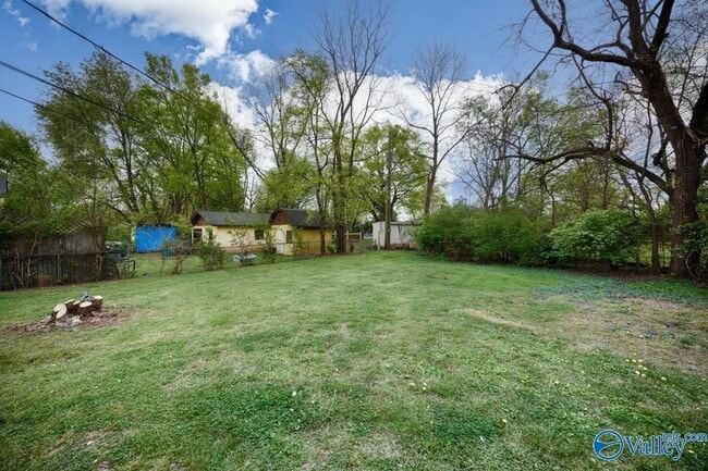 Building Photo - 800 Linwood Dr NW