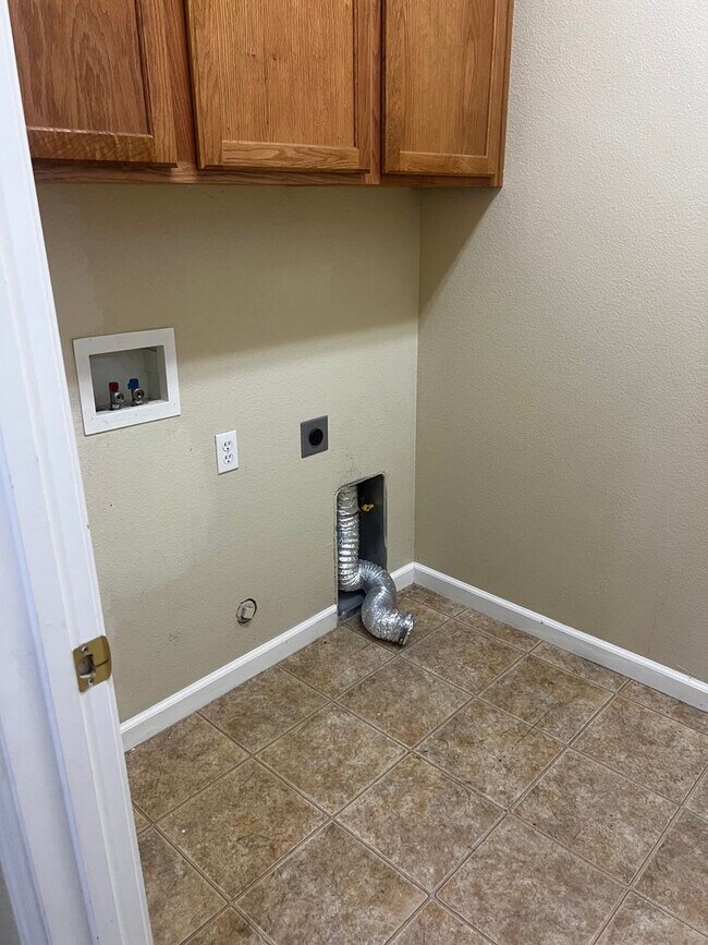 Building Photo - 3726 Deutz Dr