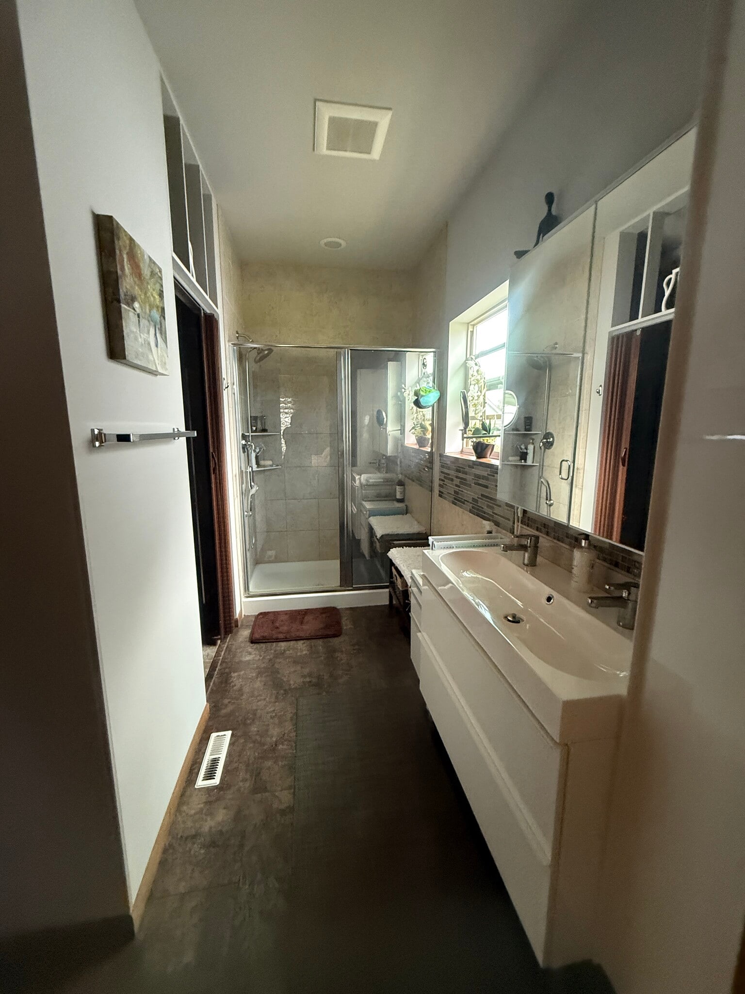Main Bath - 327 Sunshine Ln
