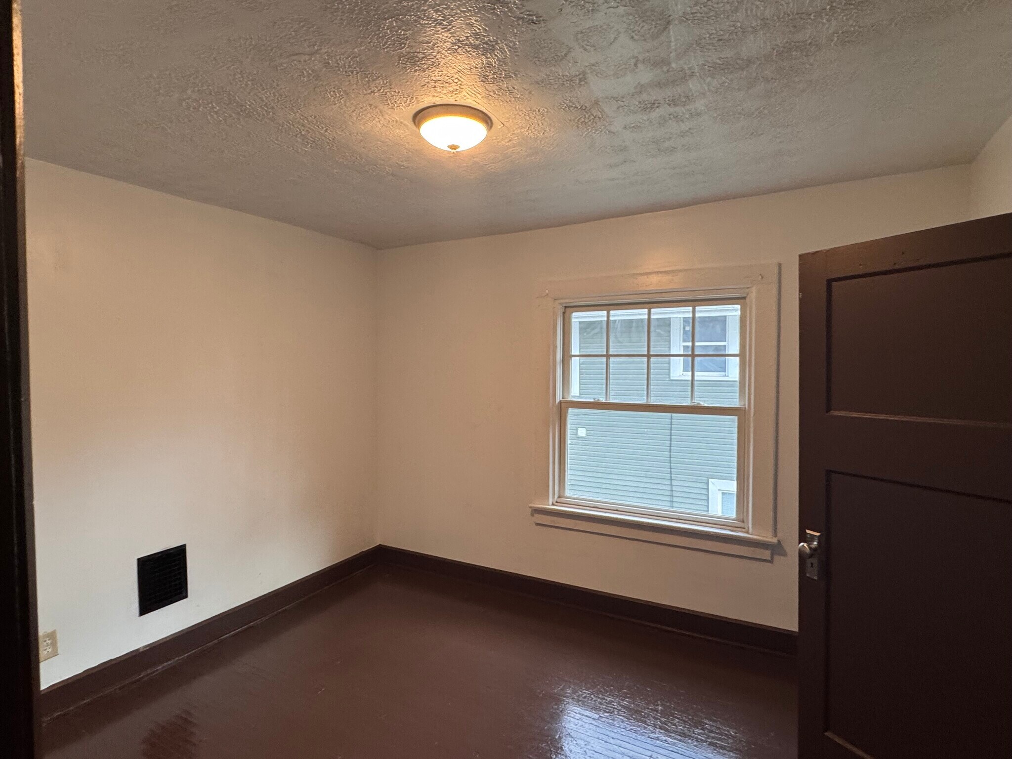 Building Photo - 1098 Miller Ave