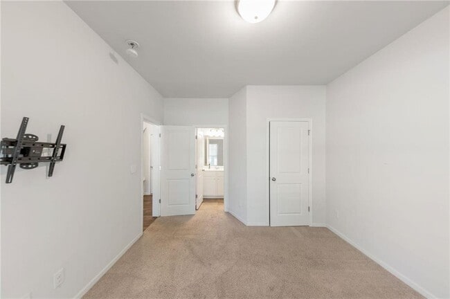 Building Photo - 3625 Hawthorne Terrace