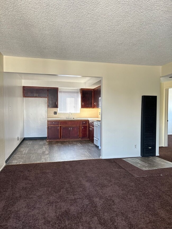 Building Photo - 1622 W 81st St