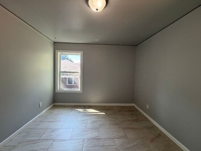 Building Photo - 2157 Nelms Dr SW