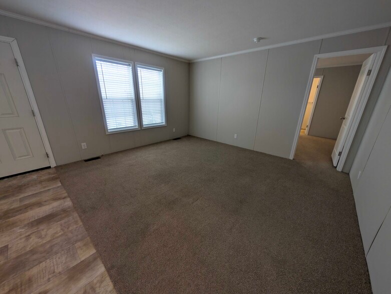 Building Photo - 15868 Marentette Dr